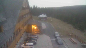 Sporthotel Kurzovní - Parkoviště a hlavní vchod - 15.11.2025 v 06:45 Sporthotel Kurzovní - Parkoviště a hlavní vchod - 15.11.2025 v 06:45