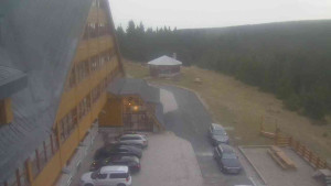 Sporthotel Kurzovní - Parkoviště a hlavní vchod - 15.11.2025 v 07:05 Sporthotel Kurzovní - Parkoviště a hlavní vchod - 15.11.2025 v 07:05