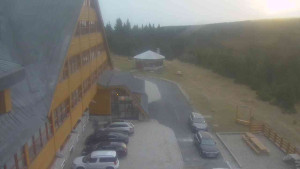 Sporthotel Kurzovní - Parkoviště a hlavní vchod - 15.11.2025 v 07:20 Sporthotel Kurzovní - Parkoviště a hlavní vchod - 15.11.2025 v 07:20