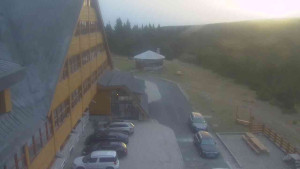 Sporthotel Kurzovní - Parkoviště a hlavní vchod - 15.11.2025 v 07:25 Sporthotel Kurzovní - Parkoviště a hlavní vchod - 15.11.2025 v 07:25