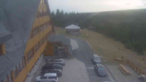 Sporthotel Kurzovní - Parkoviště a hlavní vchod - 15.11.2025 v 07:35 Sporthotel Kurzovní - Parkoviště a hlavní vchod - 15.11.2025 v 07:35