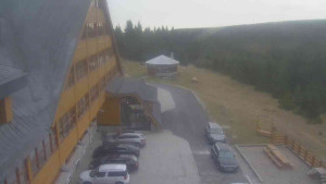 Sporthotel Kurzovní - Parkoviště a hlavní vchod - 15.11.2025 v 08:00 Sporthotel Kurzovní - Parkoviště a hlavní vchod - 15.11.2025 v 08:00