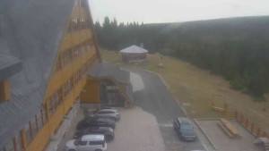 Sporthotel Kurzovní - Parkoviště a hlavní vchod - 15.11.2025 v 08:20 Sporthotel Kurzovní - Parkoviště a hlavní vchod - 15.11.2025 v 08:20