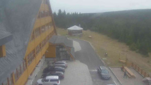 Sporthotel Kurzovní - Parkoviště a hlavní vchod - 15.11.2025 v 09:05 Sporthotel Kurzovní - Parkoviště a hlavní vchod - 15.11.2025 v 09:05