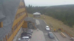 Sporthotel Kurzovní - Parkoviště a hlavní vchod - 15.11.2025 v 09:10 Sporthotel Kurzovní - Parkoviště a hlavní vchod - 15.11.2025 v 09:10