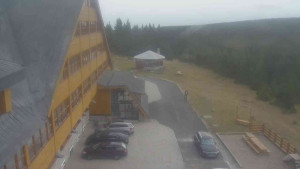 Sporthotel Kurzovní - Parkoviště a hlavní vchod - 15.11.2025 v 10:15 Sporthotel Kurzovní - Parkoviště a hlavní vchod - 15.11.2025 v 10:15