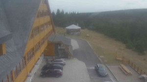 Sporthotel Kurzovní - Parkoviště a hlavní vchod - 15.11.2025 v 10:20 Sporthotel Kurzovní - Parkoviště a hlavní vchod - 15.11.2025 v 10:20