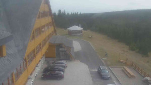 Sporthotel Kurzovní - Parkoviště a hlavní vchod - 15.11.2025 v 10:25 Sporthotel Kurzovní - Parkoviště a hlavní vchod - 15.11.2025 v 10:25