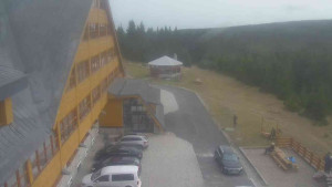 Sporthotel Kurzovní - Parkoviště a hlavní vchod - 15.11.2025 v 10:50 Sporthotel Kurzovní - Parkoviště a hlavní vchod - 15.11.2025 v 10:50