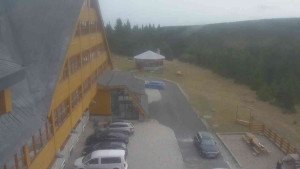 Sporthotel Kurzovní - Parkoviště a hlavní vchod - 15.11.2025 v 11:05 Sporthotel Kurzovní - Parkoviště a hlavní vchod - 15.11.2025 v 11:05