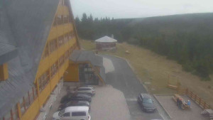 Sporthotel Kurzovní - Parkoviště a hlavní vchod - 15.11.2025 v 11:10 Sporthotel Kurzovní - Parkoviště a hlavní vchod - 15.11.2025 v 11:10