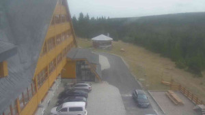 Sporthotel Kurzovní - Parkoviště a hlavní vchod - 15.11.2025 v 11:30 Sporthotel Kurzovní - Parkoviště a hlavní vchod - 15.11.2025 v 11:30