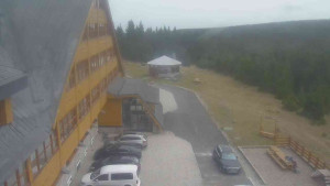 Sporthotel Kurzovní - Parkoviště a hlavní vchod - 15.11.2025 v 12:05 Sporthotel Kurzovní - Parkoviště a hlavní vchod - 15.11.2025 v 12:05