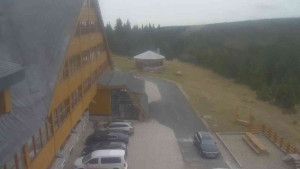 Sporthotel Kurzovní - Parkoviště a hlavní vchod - 15.11.2025 v 12:45 Sporthotel Kurzovní - Parkoviště a hlavní vchod - 15.11.2025 v 12:45