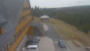 Sporthotel Kurzovní - Parkoviště a hlavní vchod - 15.11.2025 v 12:50 Sporthotel Kurzovní - Parkoviště a hlavní vchod - 15.11.2025 v 12:50