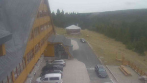 Sporthotel Kurzovní - Parkoviště a hlavní vchod - 15.11.2025 v 13:05 Sporthotel Kurzovní - Parkoviště a hlavní vchod - 15.11.2025 v 13:05