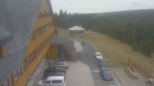 Sporthotel Kurzovní - Parkoviště a hlavní vchod - 15.11.2025 v 13:25 Sporthotel Kurzovní - Parkoviště a hlavní vchod - 15.11.2025 v 13:25