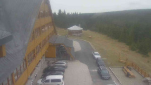 Sporthotel Kurzovní - Parkoviště a hlavní vchod - 15.11.2025 v 13:30 Sporthotel Kurzovní - Parkoviště a hlavní vchod - 15.11.2025 v 13:30