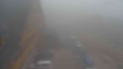 Parkoviště a hlavní vchod