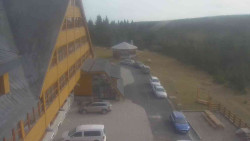 Parkoviště a hlavní vchod