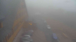 Parkoviště a hlavní vchod