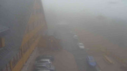 Parkoviště a hlavní vchod