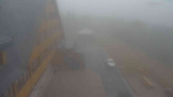 Parkoviště a hlavní vchod