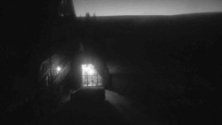 Parkoviště a hlavní vchod