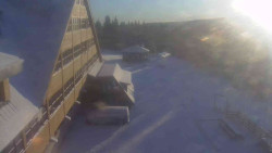 Parkoviště a hlavní vchod