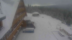 Parkoviště a hlavní vchod