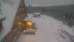 Parkoviště a hlavní vchod