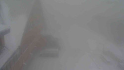 Parkoviště a hlavní vchod