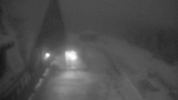 Parkoviště a hlavní vchod