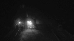 Parkoviště a hlavní vchod