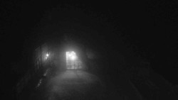 Parkoviště a hlavní vchod