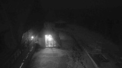 Parkoviště a hlavní vchod