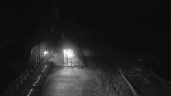 Parkoviště a hlavní vchod