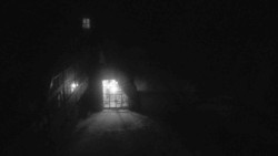 Parkoviště a hlavní vchod