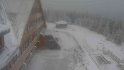 Parkoviště a hlavní vchod