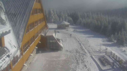 Parkoviště a hlavní vchod