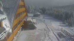 Parkoviště a hlavní vchod