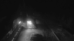 Parkoviště a hlavní vchod