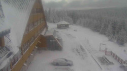 Parkoviště a hlavní vchod