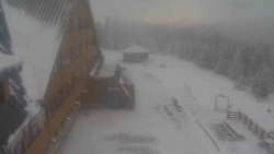 Parkoviště a hlavní vchod