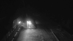 Parkoviště a hlavní vchod