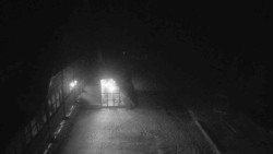 Parkoviště a hlavní vchod