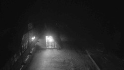 Parkoviště a hlavní vchod