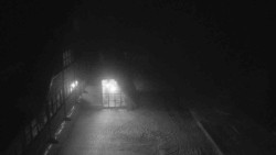 Parkoviště a hlavní vchod