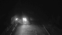 Parkoviště a hlavní vchod