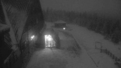 Parkoviště a hlavní vchod